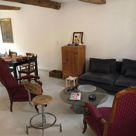Chez Voltaire Maison Typique Et Son Patio Au Coeur De Thuir Eksteriør bilde