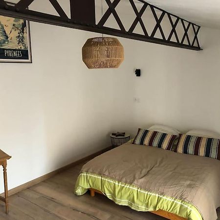 Chez Voltaire Maison Typique Et Son Patio Au Coeur De Thuir Eksteriør bilde