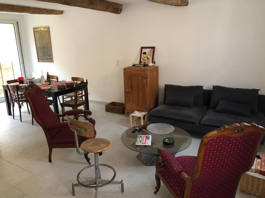 Chez Voltaire Maison Typique Et Son Patio Au Coeur De Thuir Eksteriør bilde