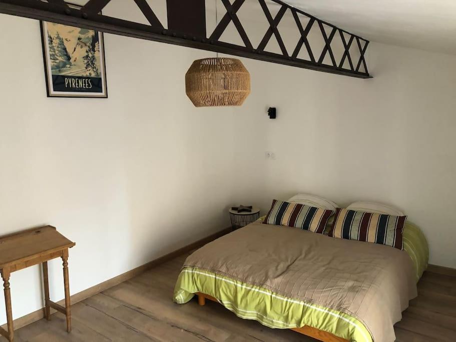 Chez Voltaire Maison Typique Et Son Patio Au Coeur De Thuir Eksteriør bilde